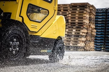 รถฟอร์คลิฟท์ไฟฟ้า 4 ล้อประสิทธิภาพและสมรรถนะสูง